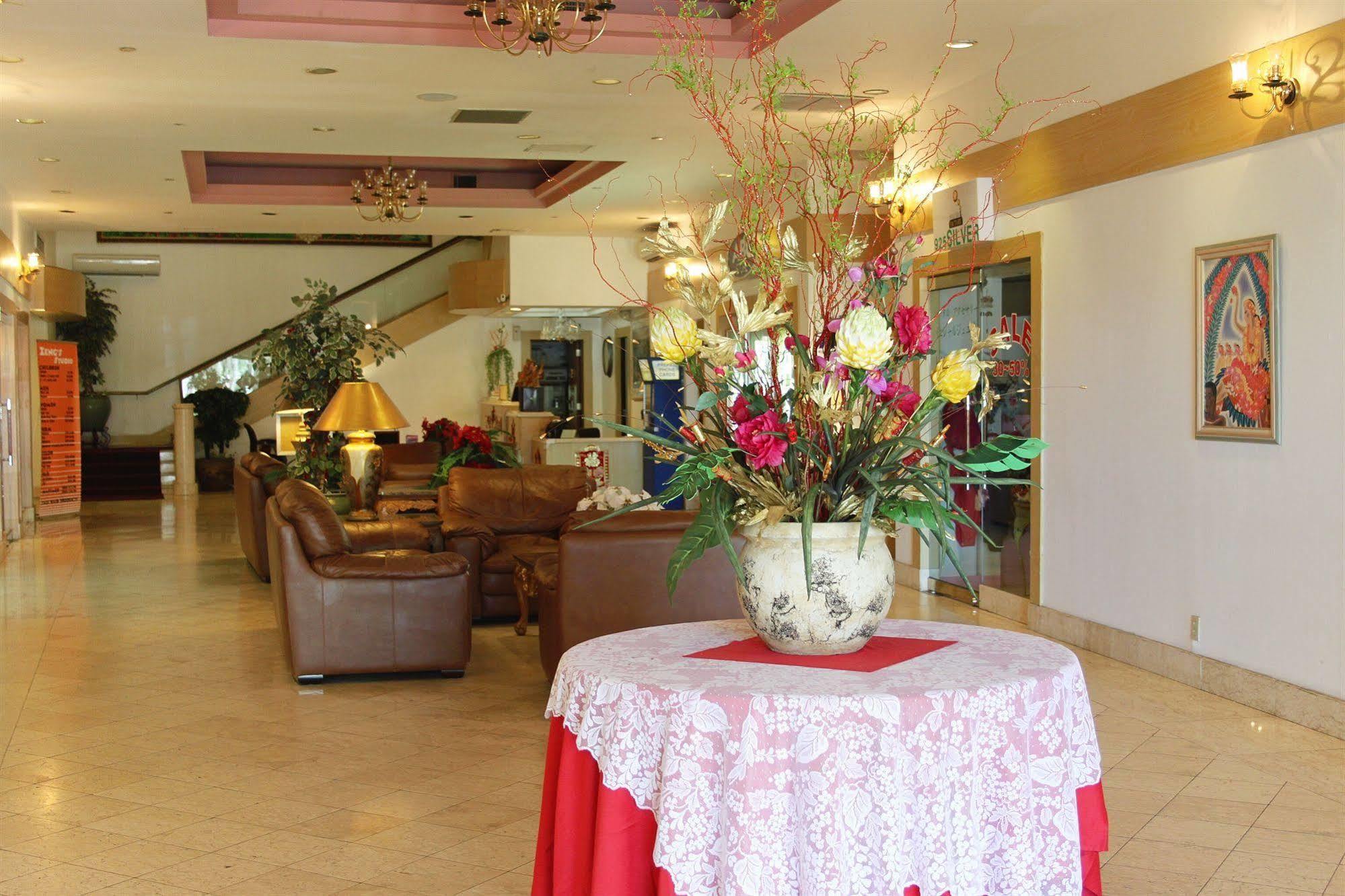 Grand Plaza Hotel Tumon Exterior photo
